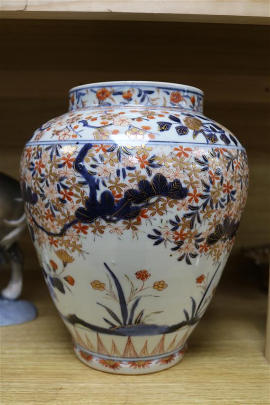 A Japanese Arita baluster vase, late 17th/early 18th century height 25.5cm
